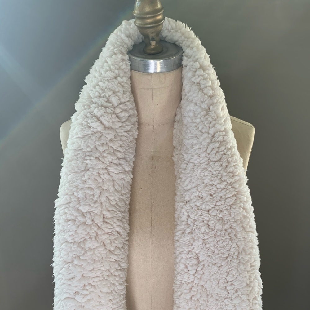 Heavy White Scarf